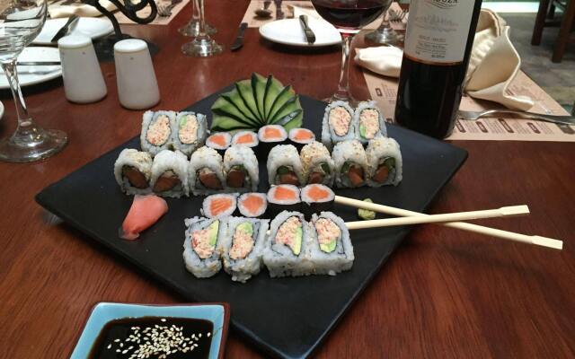 Roka Plaza Hotel Boutique