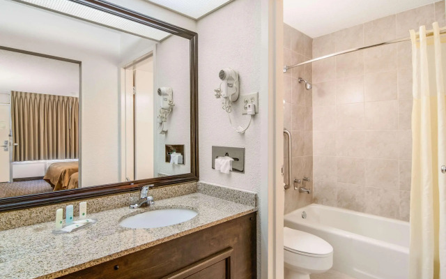 Quality Inn Suwanee I-85