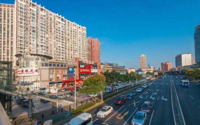 Homeinn Selected Hotel (Shanghai Tangqiao Center)