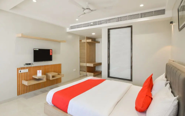 OYO Flagship 19307 Hotel Season Choice