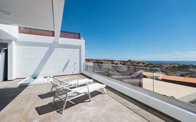 Altos de la Gloria Beach Apartments