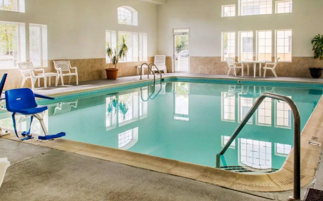 Quality Suites Waldorf