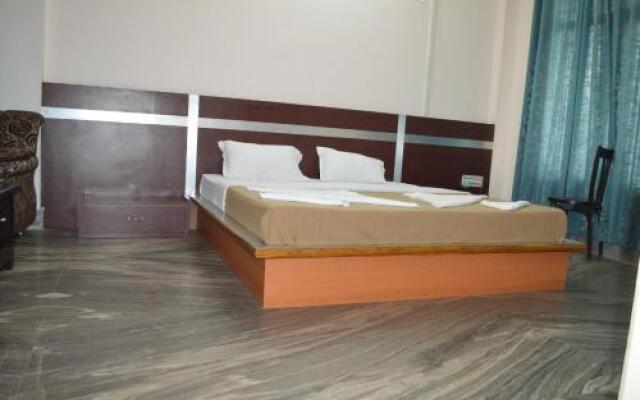 Hotel Theja Fort