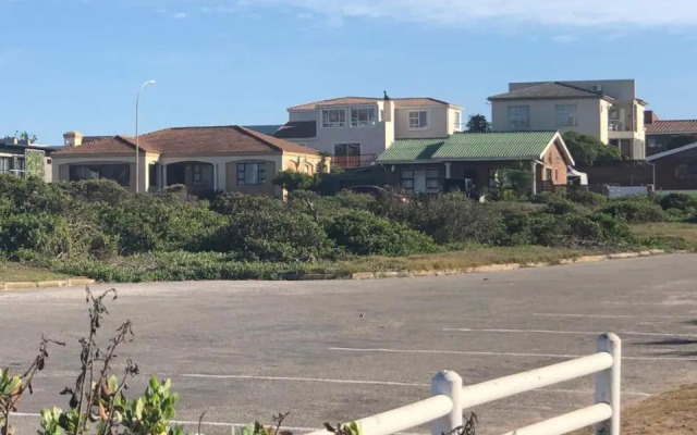 'On Point' Beach House - Jeffreys Bay