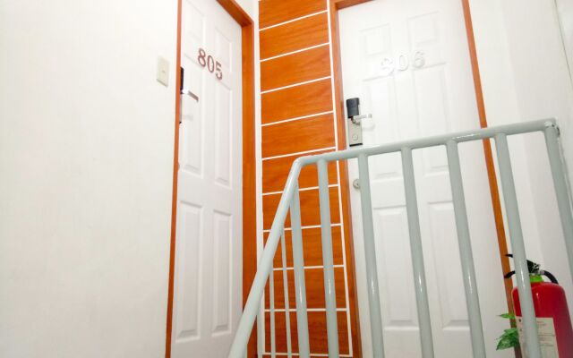 8Hostel