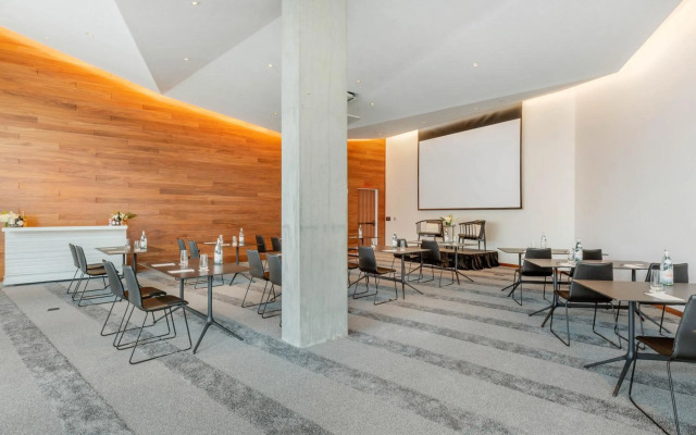 Cambria Hotel Boston Downtown - Seaport