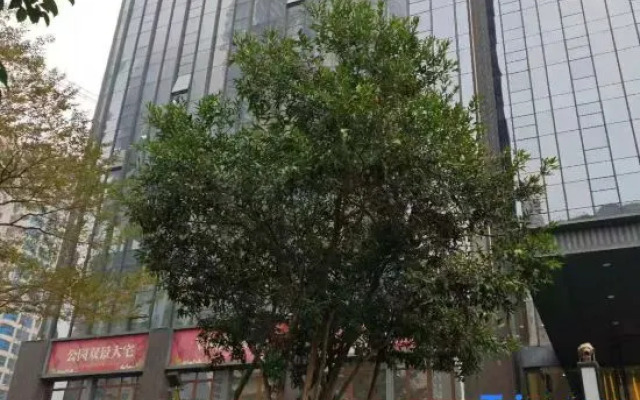 Yongjiang Holiday Hotel+ (Nanning East Railway Station)