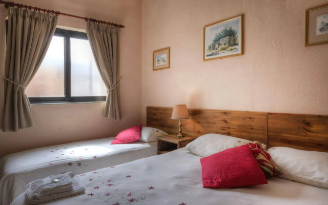 Green Grove Guest House