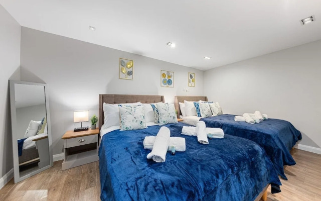 Modern Battersea Suite - London City Retreat