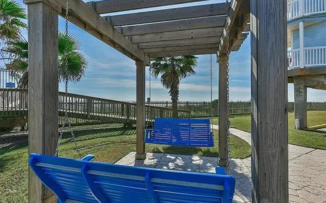 Seascape 1111 2 Bedroom Condo by RedAwning