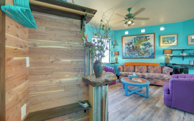 Amazing Views & On-site Hiking: Sedona Studio