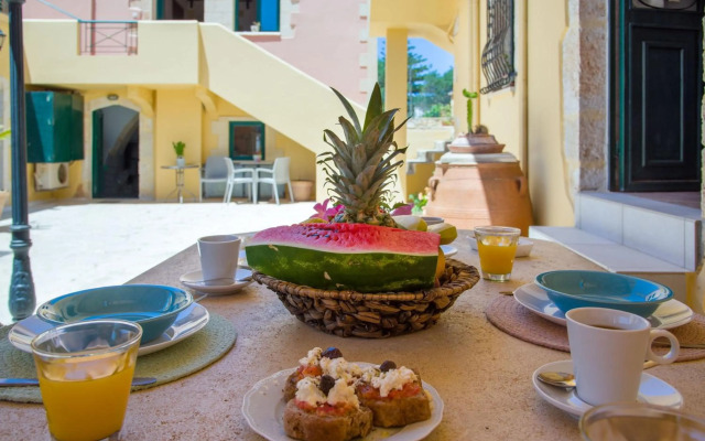 Skandalis Traditional Suites