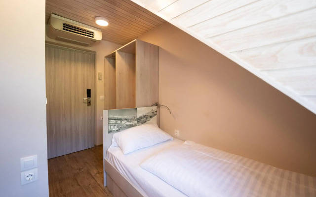 Hotel Arena Annex