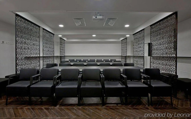 Platinum Residence Boutique Hotel