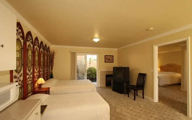 Monterey Fireside Lodge