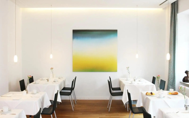 MOMA1890 Boutique Hotel