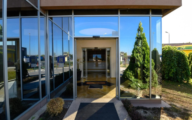 Euro Garni Hotel