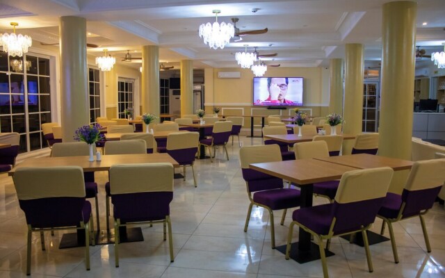 Zimansky Hotel