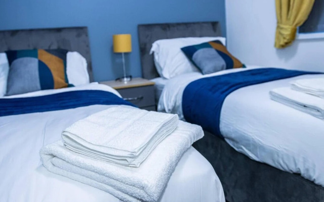 Stunning 4-bed House in Telford West Midlands