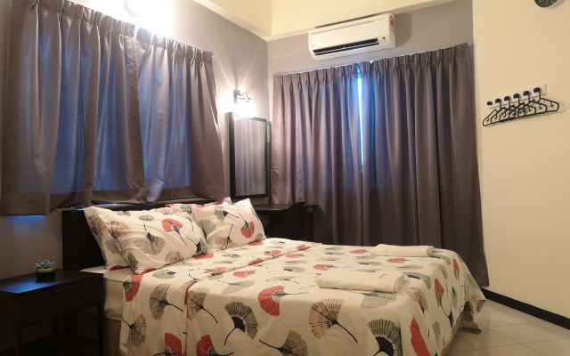 Aurora Court Blue Ocean & Floral 321