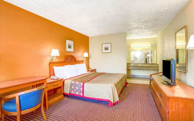Days Inn by Wyndham Chesapeake