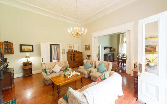 One of our top Picks in Pretoria - Lovely Spacious Room With Breakfast