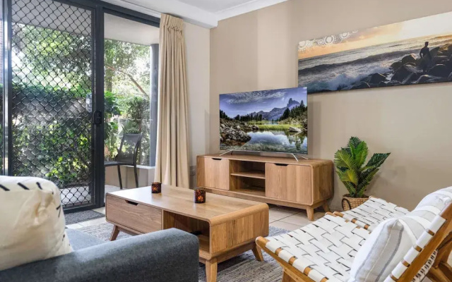 2-bed Family Haven With Pools, BBQ & Playgrounds