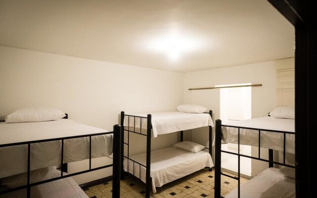 Local House Hostel