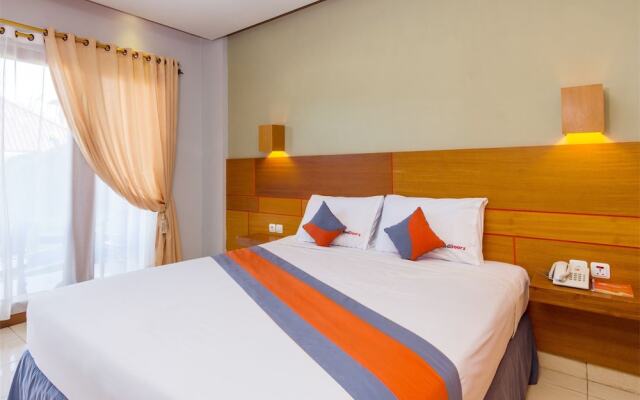 RedDoorz Plus @ Padma Utara 3