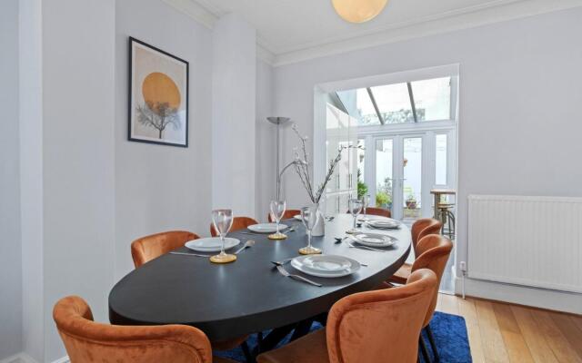 The Townhouse By My Getaways Free Parking