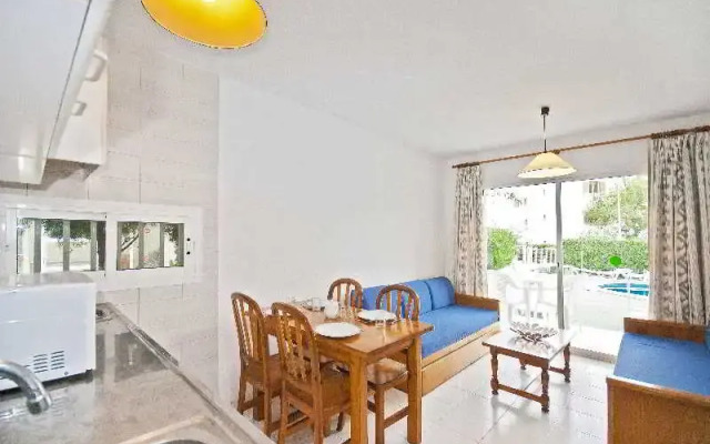 Llevant Apartamentos