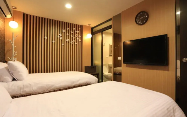 E Moh Hotel