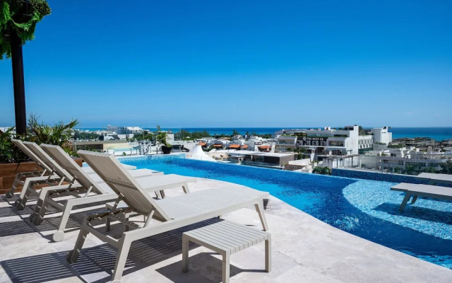 Menesse Town Tower 203 1 Bedroom Condo