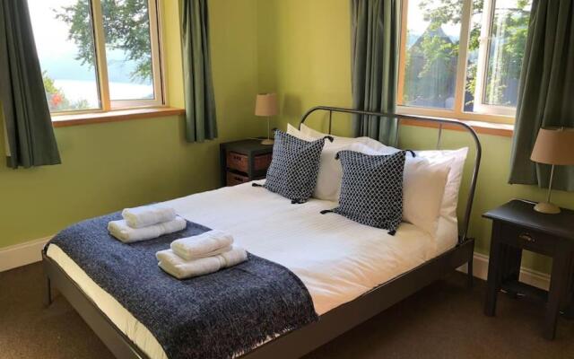 Spacious 4-bed House in Lynton
