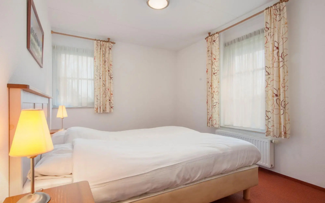 Thatched Villa With 2 Bathrooms Near Appelscha