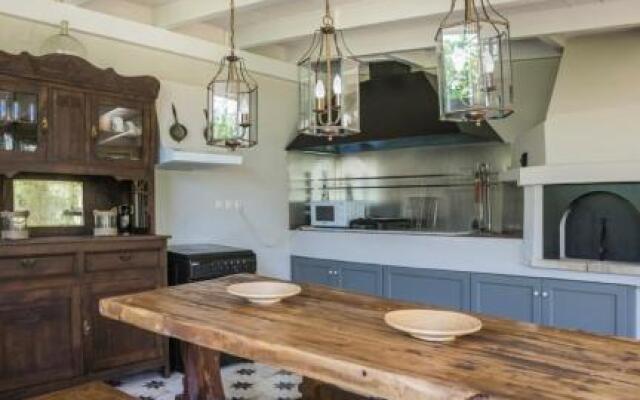 Fanari House