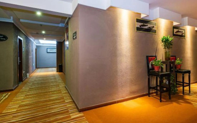 Xingdi Qingshe Hotel (Baiyun Middle Road Subway Station)