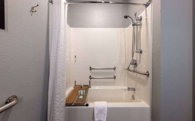 AmericInn by Wyndham Duluth