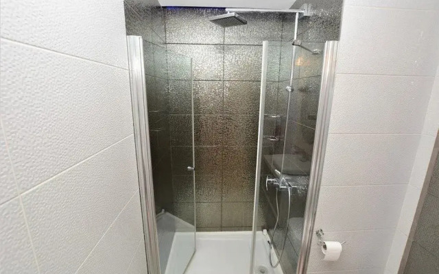 Azura Park Residence