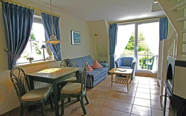 Haus-Meisennest-Wohnung-Amsel