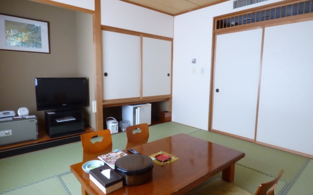 Romantopia, A Landscape of Forest and Stars, The Swan, Hotel of Stars – Guest Rooms – Hirosaki