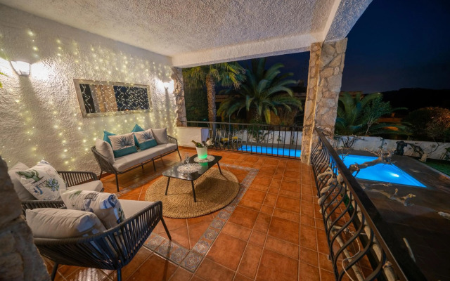 Villa Lux Gallery AC