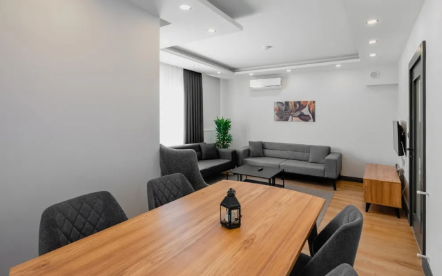 Duplex w Balcony Terrace 5 min to Beach