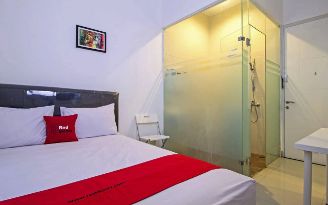 RedDoorz @ Taman Lebak Bulus