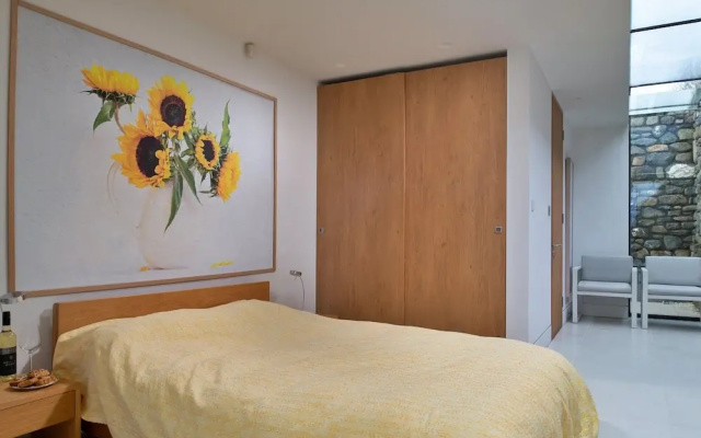 Clifftop Retreat in Criccieth With Stunning Views