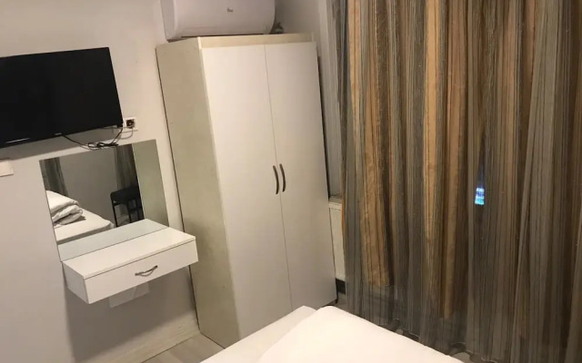 Petek Hotel