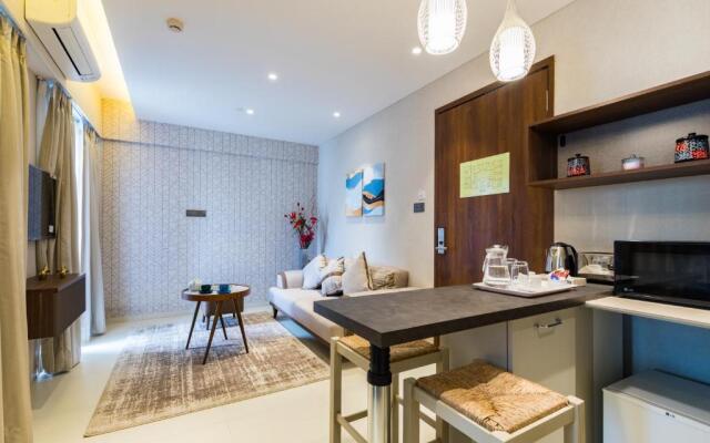 AR Suites Jewels Royale