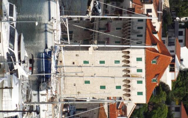 Apartments Sea Star Ivana
