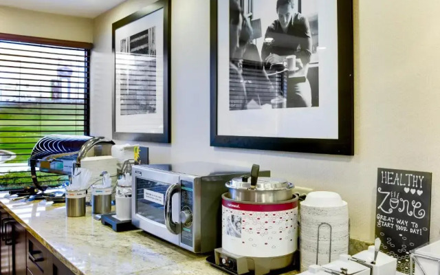 Hampton Inn Pittsburgh-Airport