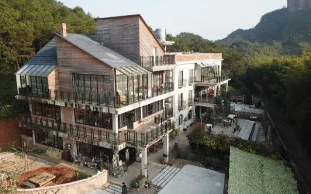 Wuyou Tongjin Mountain Inn